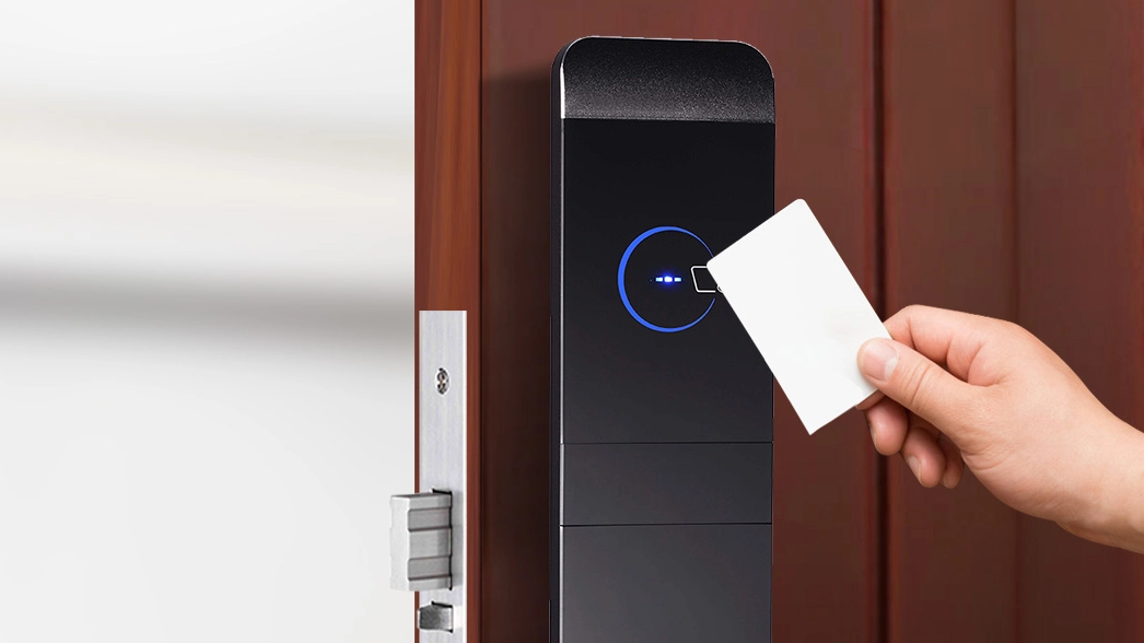 Top Features to Look for in a Smart Hotel Lock System